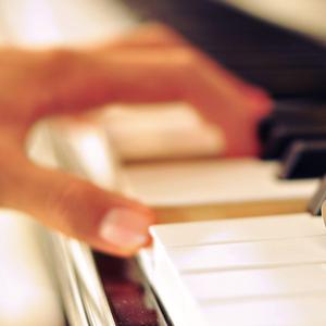 全裸美女被挤牛奶视频
