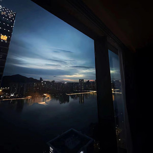 全裸美女被挤牛奶视频
